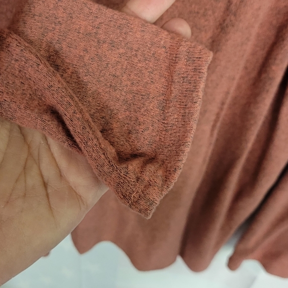 Derek heart Large Strappy Sweater - Picture 4 of 7